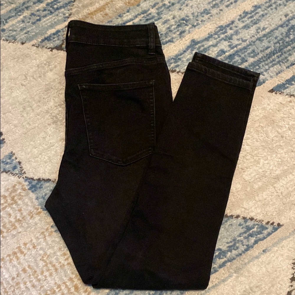 H&M Black Skinny Jeans Sleek Stretchy Design
